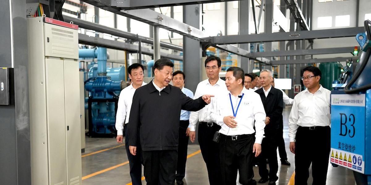 El presidente chino, Xi Jinping, inspecciona una planta de tierras raras. El presidente chino, Xi Jinping, inspecciona una planta de tierras raras.