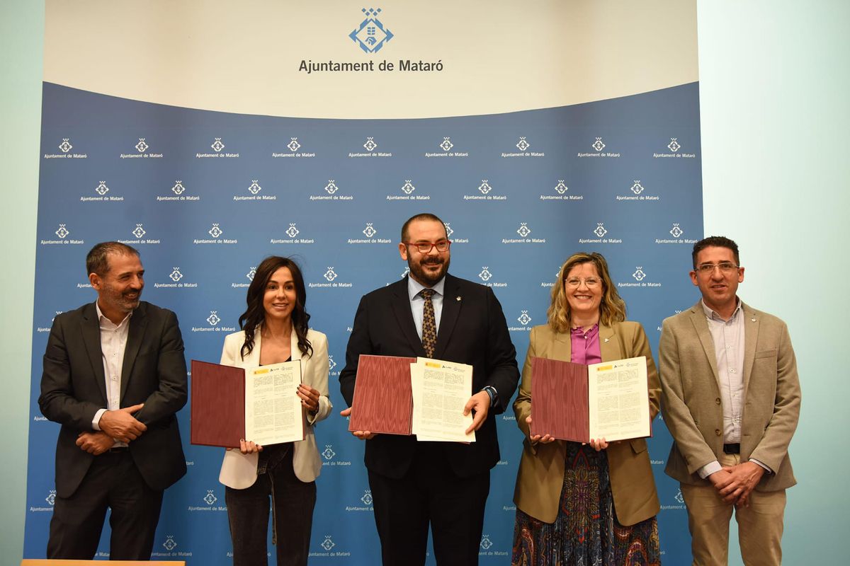 Adif ampliarà l’estació de Mataró perquè pugui absorbir més nombre d’usuaris Adif ampliarà l’estació de Mataró perquè pugui absorbir més nombre d’usuaris