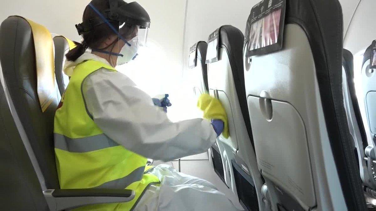 Vueling refuerza sus protocolos de seguridad y aconseja la facturación en  internet