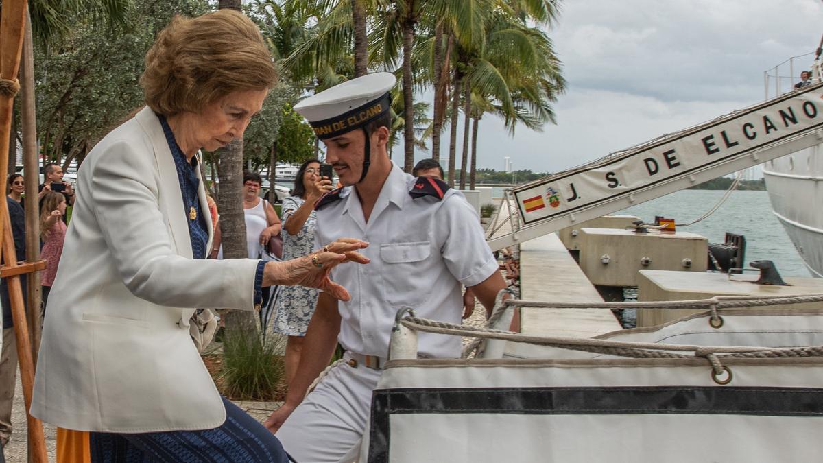 La reina Sofía sigue en Miami mientras Juan Carlos I continúa de regatas en Sanxenxo