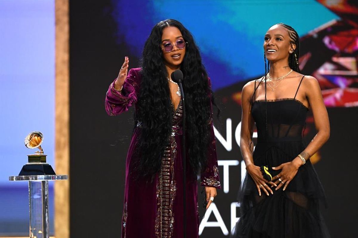 H.E.R. y Tiara Thomas. H.E.R. y Tiara Thomas.