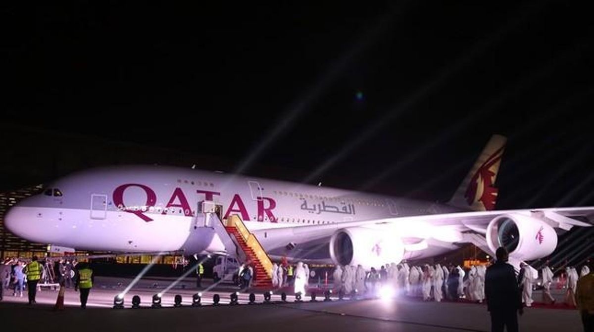 Un Airbus A380 de Qatar Airways, en el aeropuerto de Doha. Un Airbus A380 de Qatar Airways, en el aeropuerto de Doha.