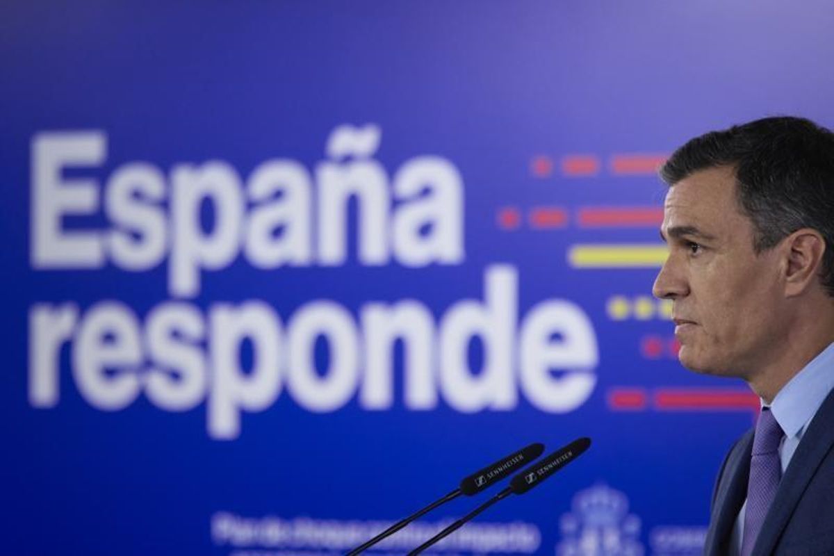 Sánchez dota d’èpica el seu discurs i centra l’acció en les classes mitjanes Sánchez dota d’èpica el seu discurs i centra l’acció en les classes mitjanes