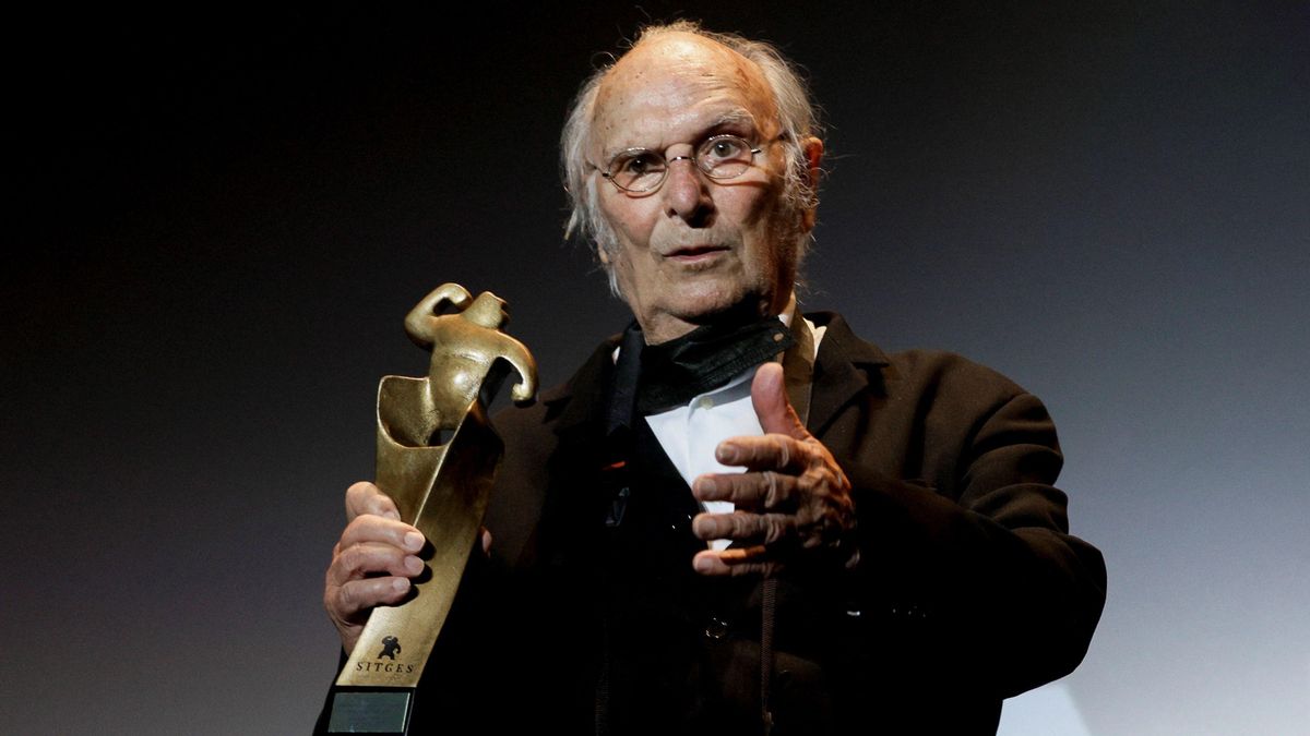 El director de cine, Carlos Saura, tras recibir el Gran Premio Honorífico del Festival de Cine Fantástico de Sitges. El director de cine, Carlos Saura, tras recibir el Gran Premio Honorífico del Festival de Cine Fantástico de Sitges.