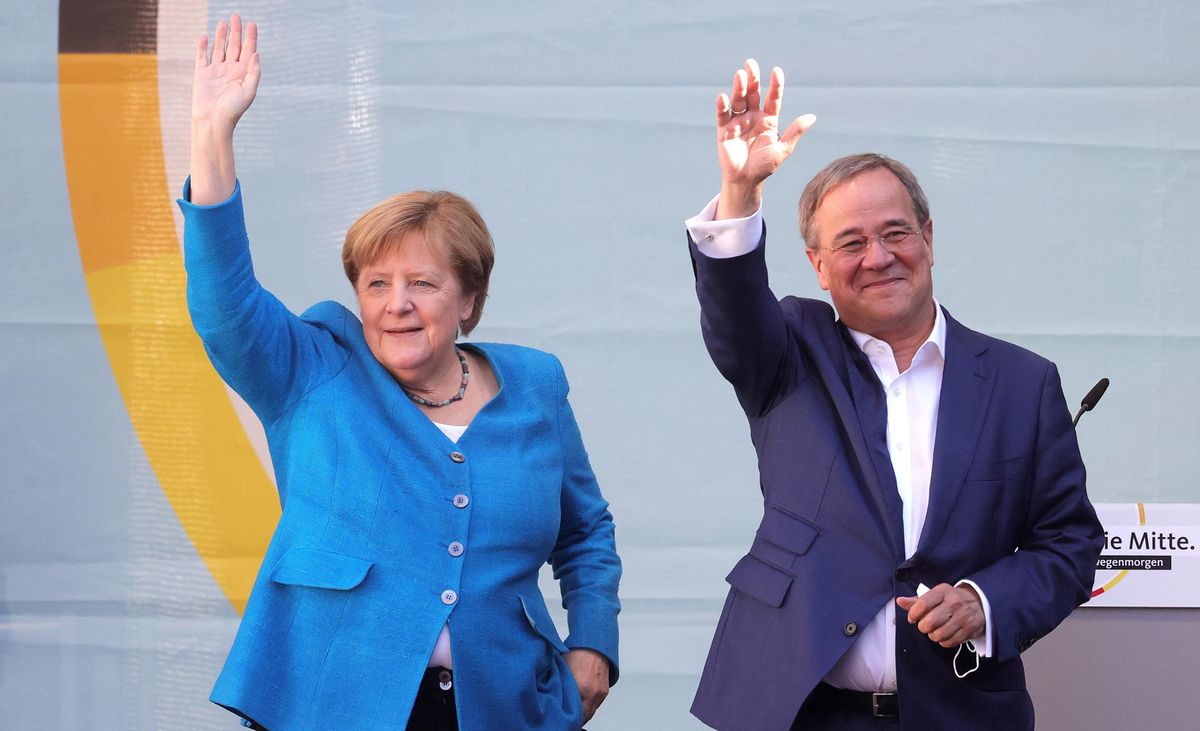 Angela Merkel y Armin Laschet el pasado mes de septiembre en un acto electoral en Aachen. Angela Merkel y Armin Laschet el pasado mes de septiembre en un acto electoral en Aachen.