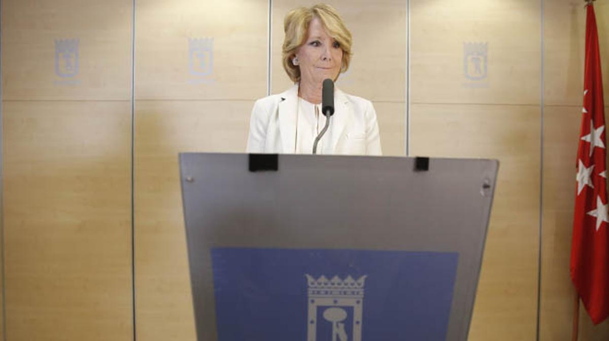 Esperanza Aguirre presenta su dimisión como concejal del Ayuntamiento de Madrid.