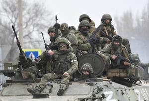 Militares rusos en Armyansk, en la parte norte de Crimea, Rusia, el 27 de febrero de 2022. 