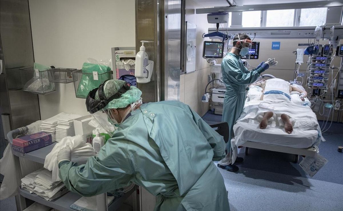 Unidad de cuidados intensivos del Hospital Vall d’Hebron, en Barcelona. Unidad de cuidados intensivos del Hospital Vall d’Hebron, en Barcelona.