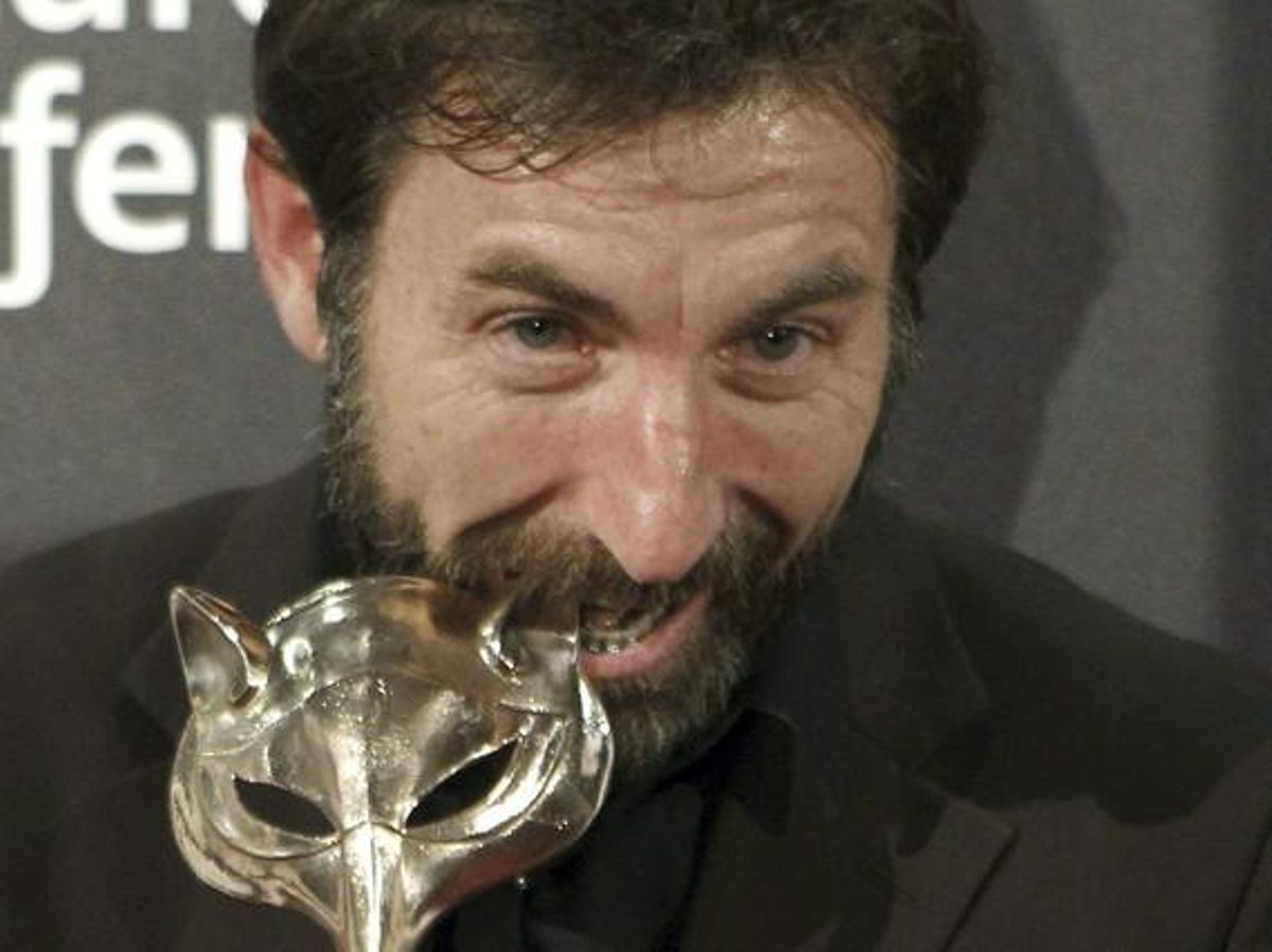 Antonio de la Torre, con su premio. Antonio de la Torre, con su premio.