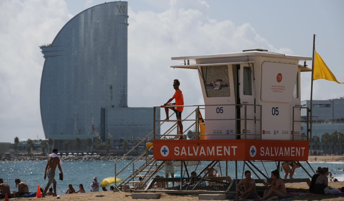 Dan de alta a la mujer que pasó 8 horas en el mar frente a la costa de Barcelona