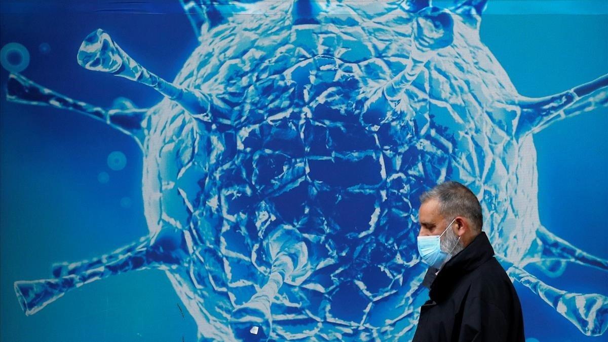 Un ciudadano pasea delante de un centro de investigación de la ciudad de Oldham, en Reino Unido. Un ciudadano pasea delante de un centro de investigación de la ciudad de Oldham, en Reino Unido.