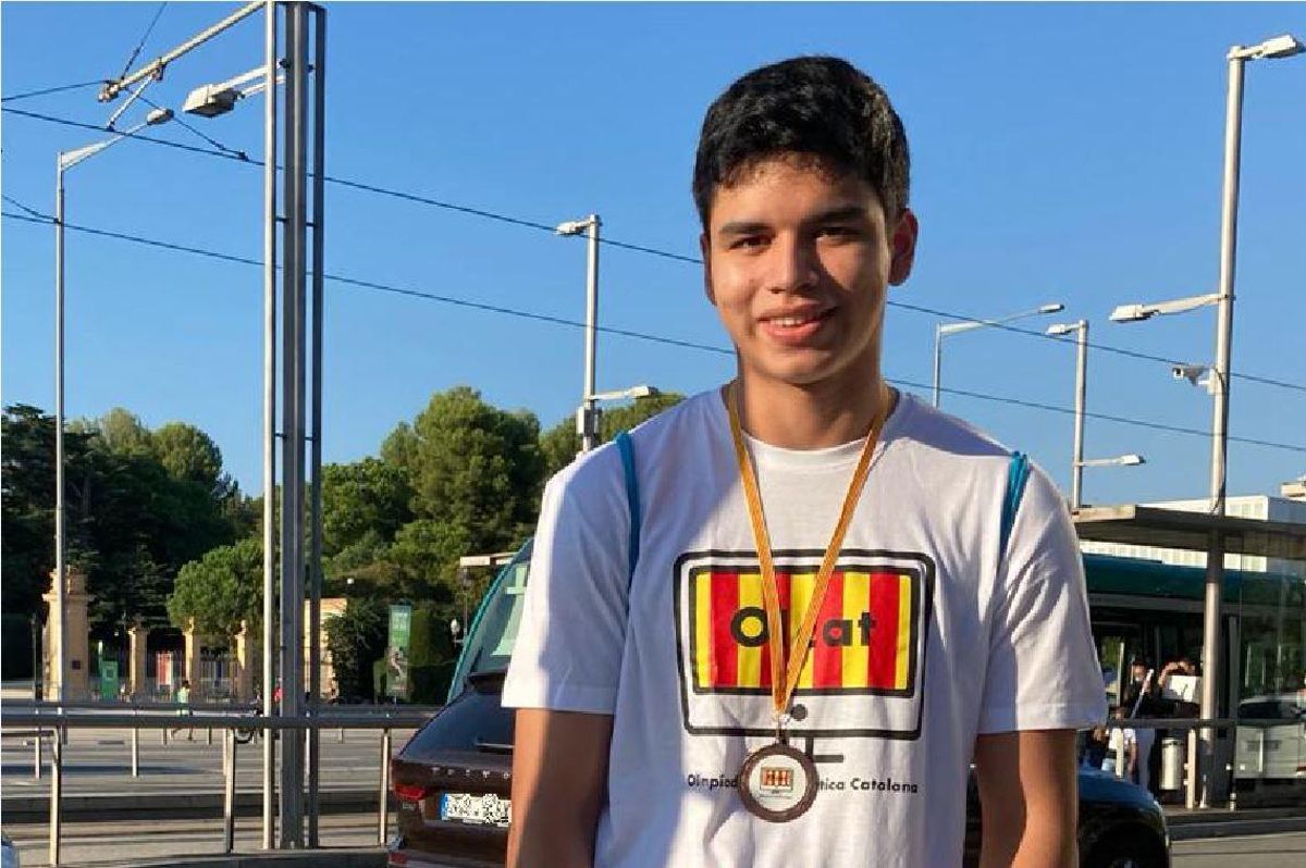 Oscar Garries, tercer clasificado de la XXV Olimpiada Informática Española Oscar Garries, tercer clasificado de la XXV Olimpiada Informática Española