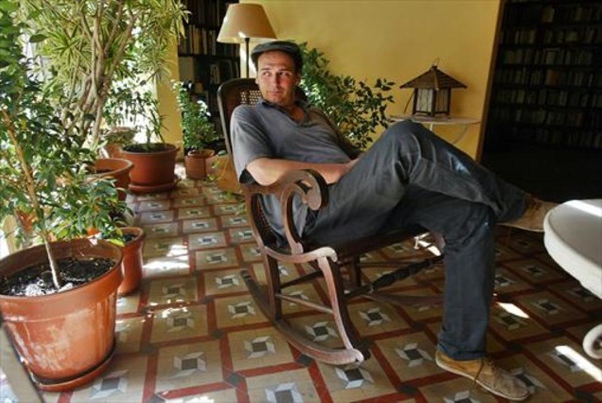 José Luis Guerin, en  su casa de Barcelona, en el 2007.