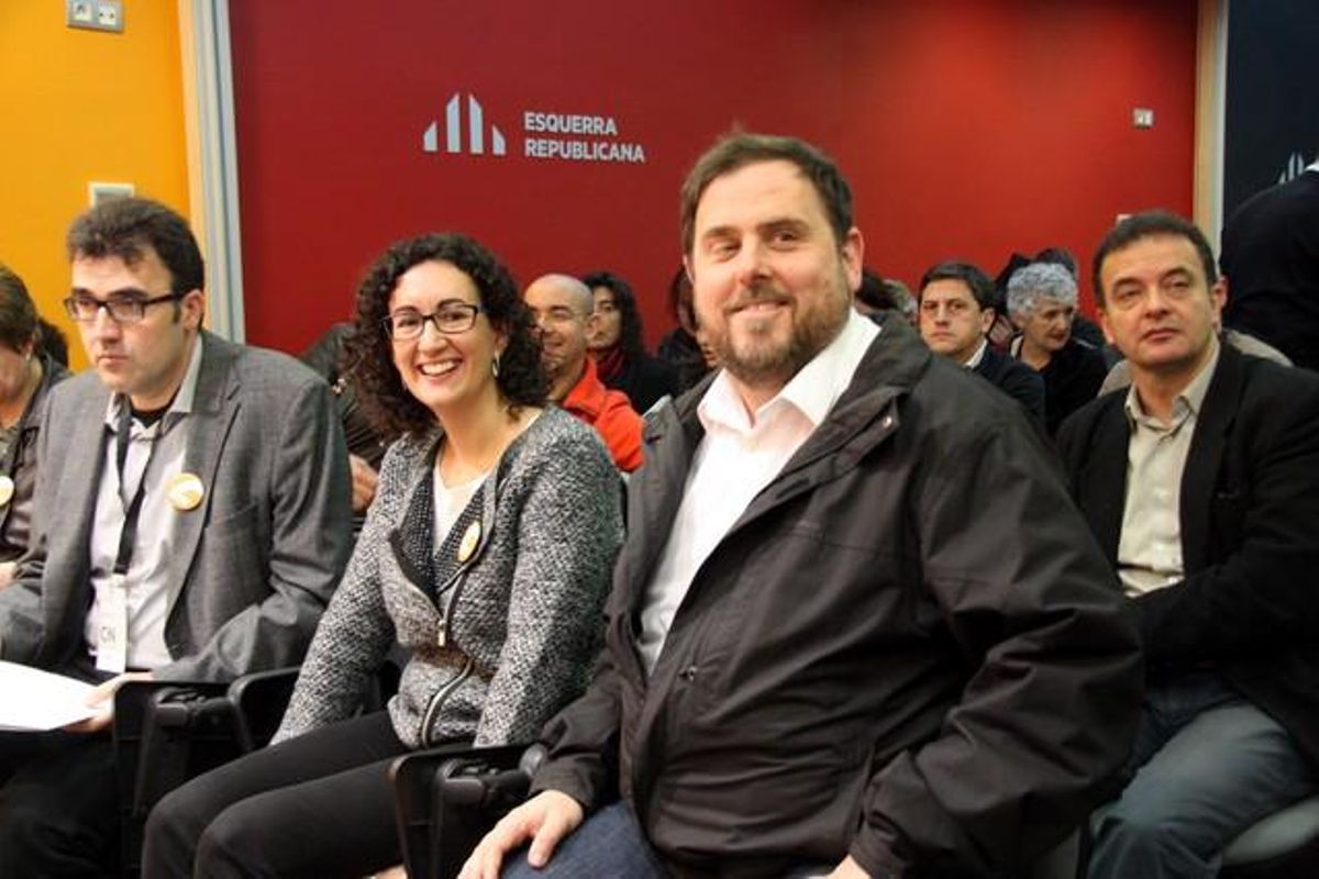El presidente de ERC, Oriol Junqueras, junto a la secretaria general del partido, Marta Rovira. El presidente de ERC, Oriol Junqueras, junto a la secretaria general del partido, Marta Rovira.