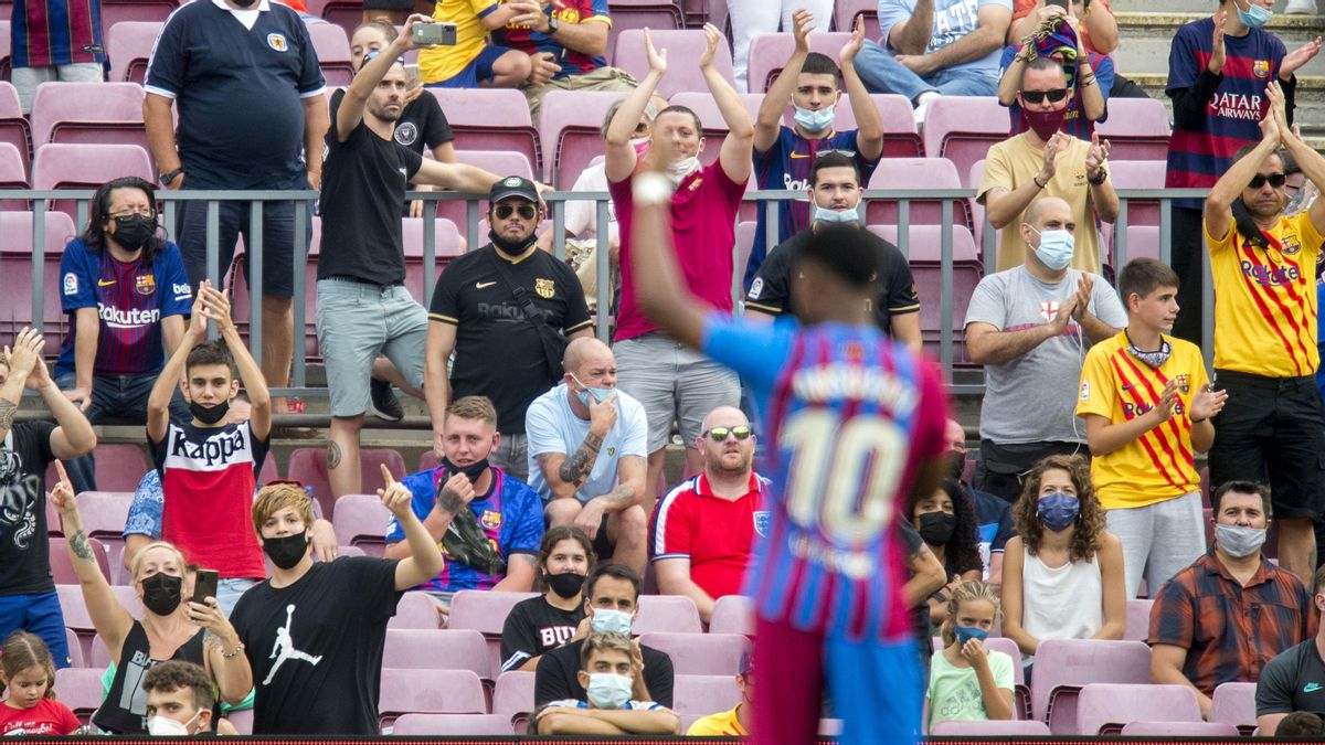La afición rendida tras el gol de Ansu Fati. La afición rendida tras el gol de Ansu Fati.