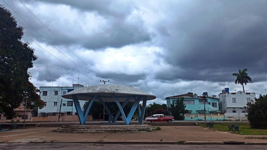 Elsa se fortalece y vuelve a ser un huracán mientras se acerca a Florida - Vimarsana News