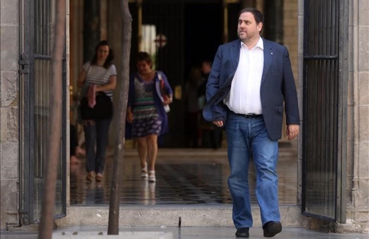 El vicepresidente del Govern, Oriol Junqueras, en el Palau de la Generalitat. El vicepresidente del Govern, Oriol Junqueras, en el Palau de la Generalitat.