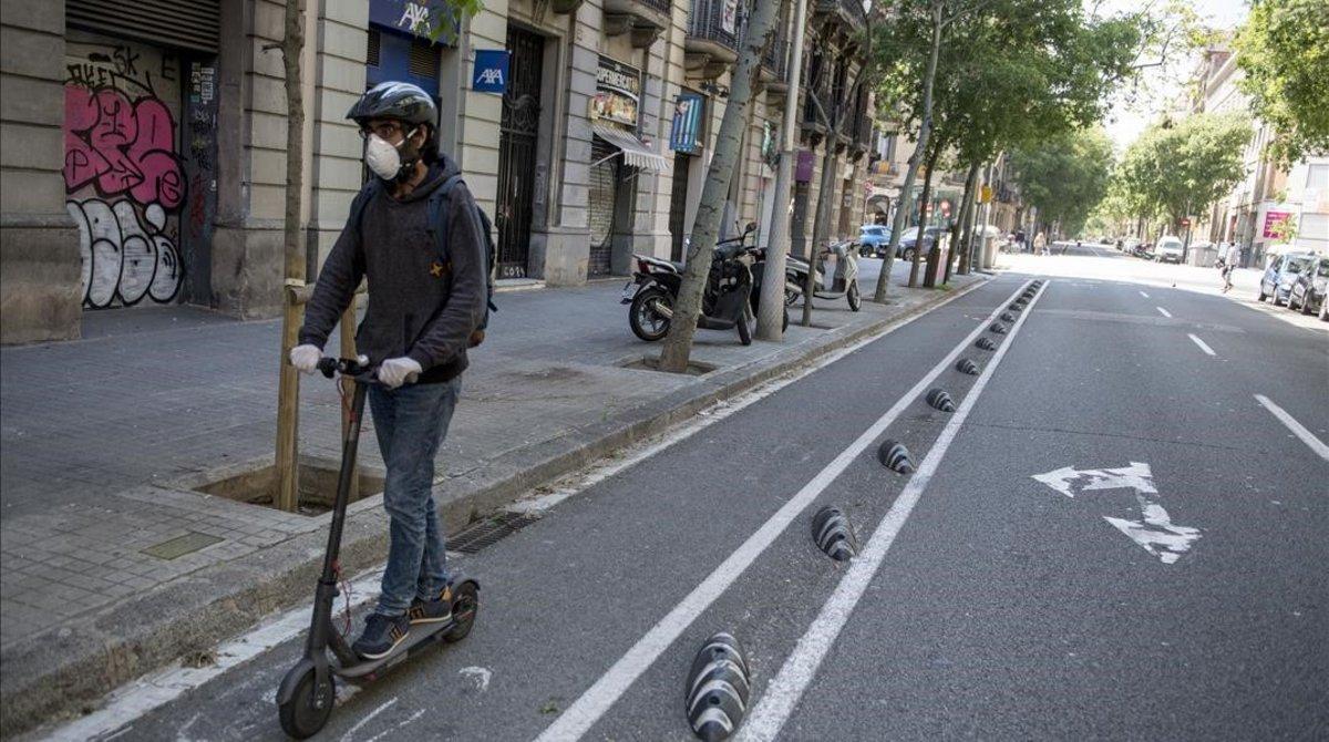 Mount Bank antiguo Censo nacional Barcelona: Muere el conductor de un patinete eléctrico en un accidente