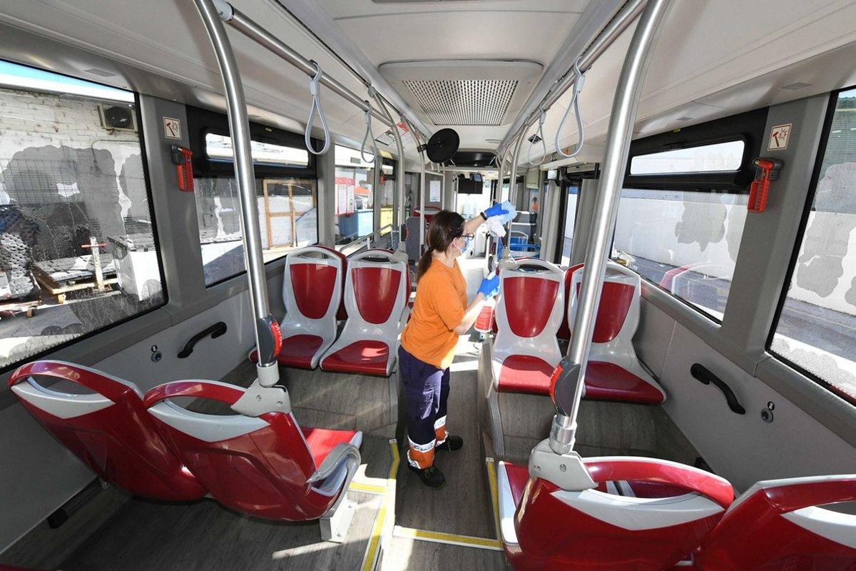 RubíBus intensifica la neteja i desinfecció de la seva flota de vehicles davant de l'augment d'usuaris RubíBus intensifica la neteja i desinfecció de la seva flota de vehicles davant de l'augment d'usuaris