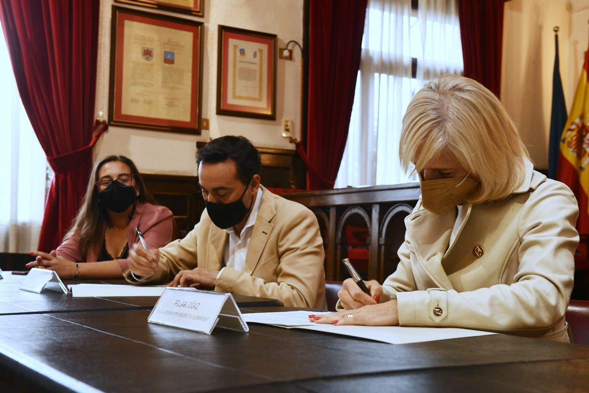 El Ayuntamiento y la Asociación Empresarial Esplugues Innova firman un convenio para fortalecer el tejido productivo El Ayuntamiento y la Asociación Empresarial Esplugues Innova firman un convenio para fortalecer el tejido productivo