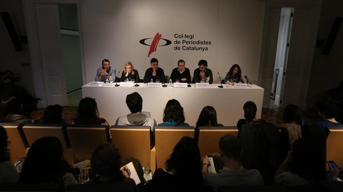 Los participantes en la mesa de debate del Col.legi de Periodistes de Catalunya, este martes.