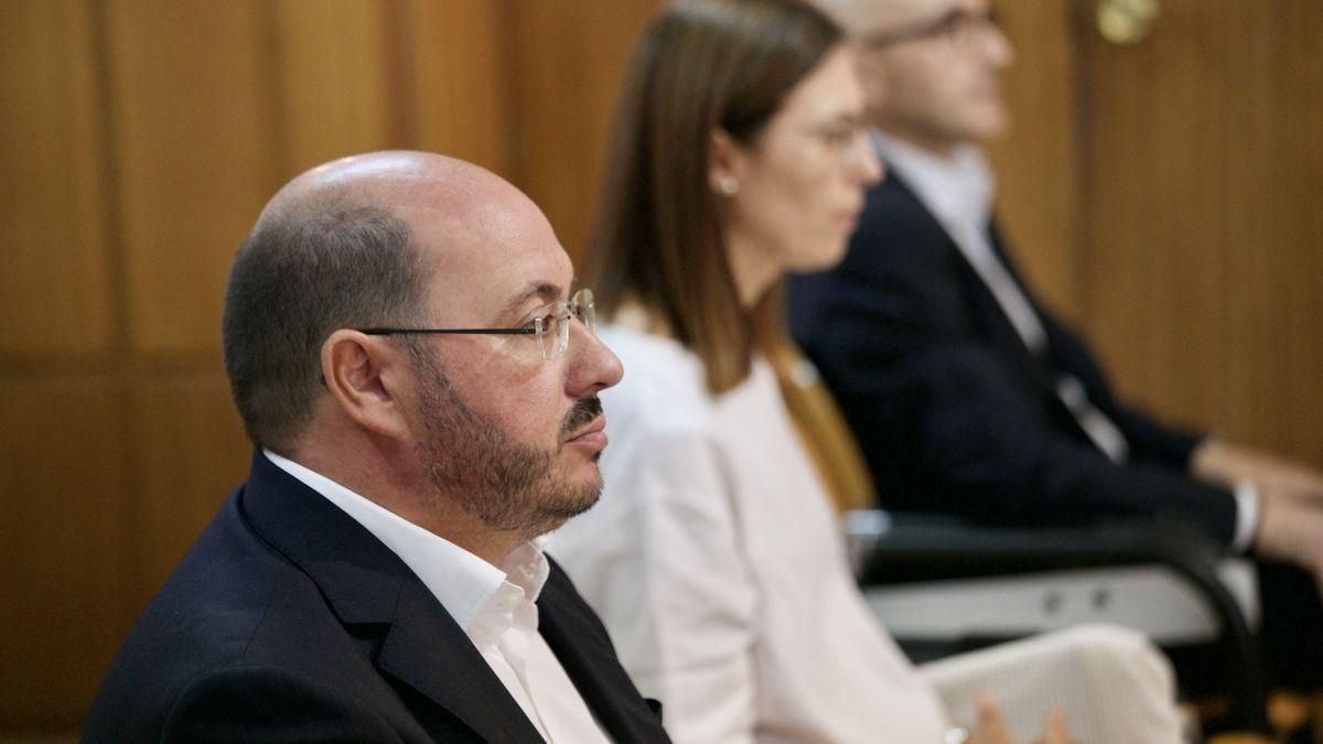 El fiscal rebaja en dos años la petición de cárcel para el expresidente murciano al retirarle el delito de fraude de subvenciones El fiscal rebaja en dos años la petición de cárcel para el expresidente murciano al retirarle el delito de fraude de subvenciones
