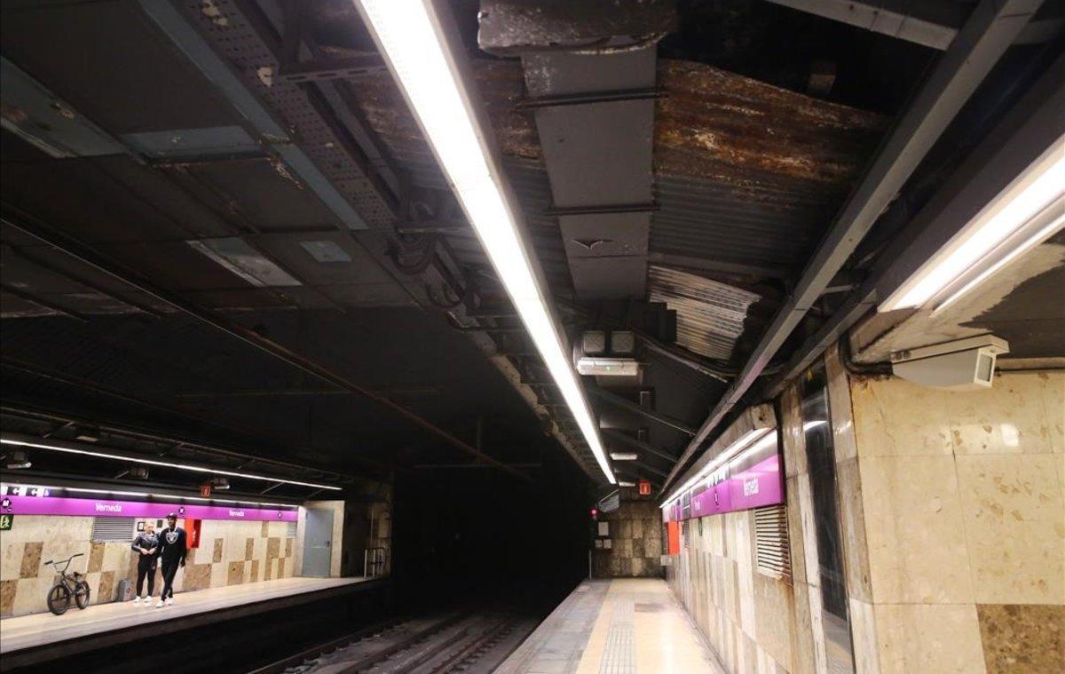Cubierta de la estación de metro de Verneda, con placas de fibrocemento’, en una imagen de archivo.