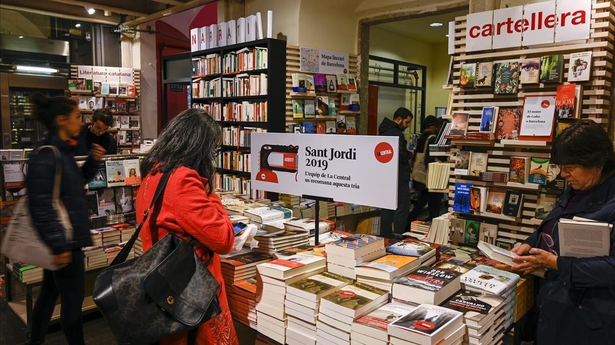 Els llibreters aspiren que Sant Jordi 2019 bati el record de vendes postcrisi Els llibreters aspiren que Sant Jordi 2019 bati el record de vendes postcrisi