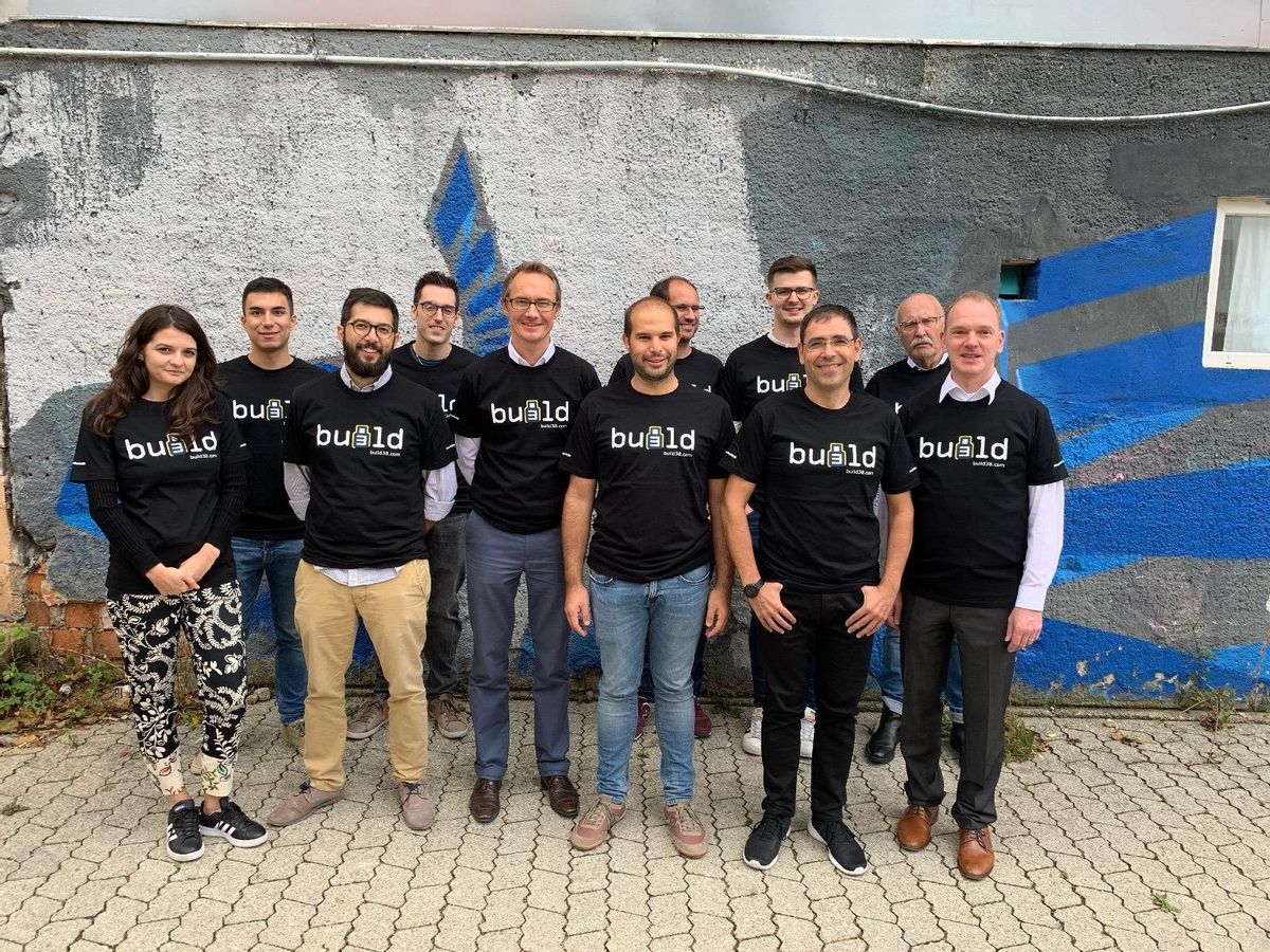 Equipo de Build 38. Equipo de Build 38.