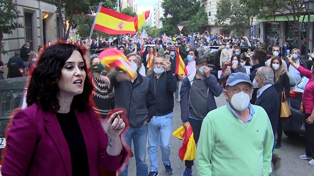 Decenas de personas se saltan la distancia social para manifestarse en el barrio de Salamanca (Madrid).