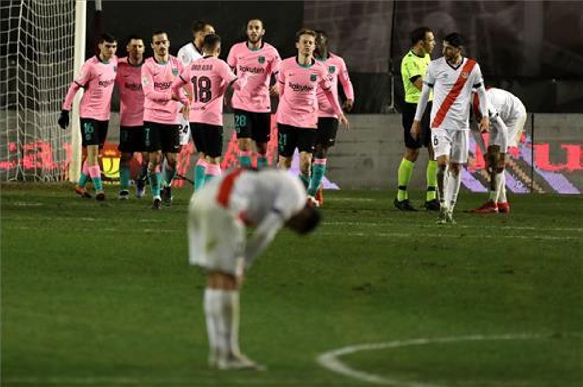 El Barça celebra uno de los dos goles ante el Rayo Vallecano El Barça celebra uno de los dos goles ante el Rayo Vallecano