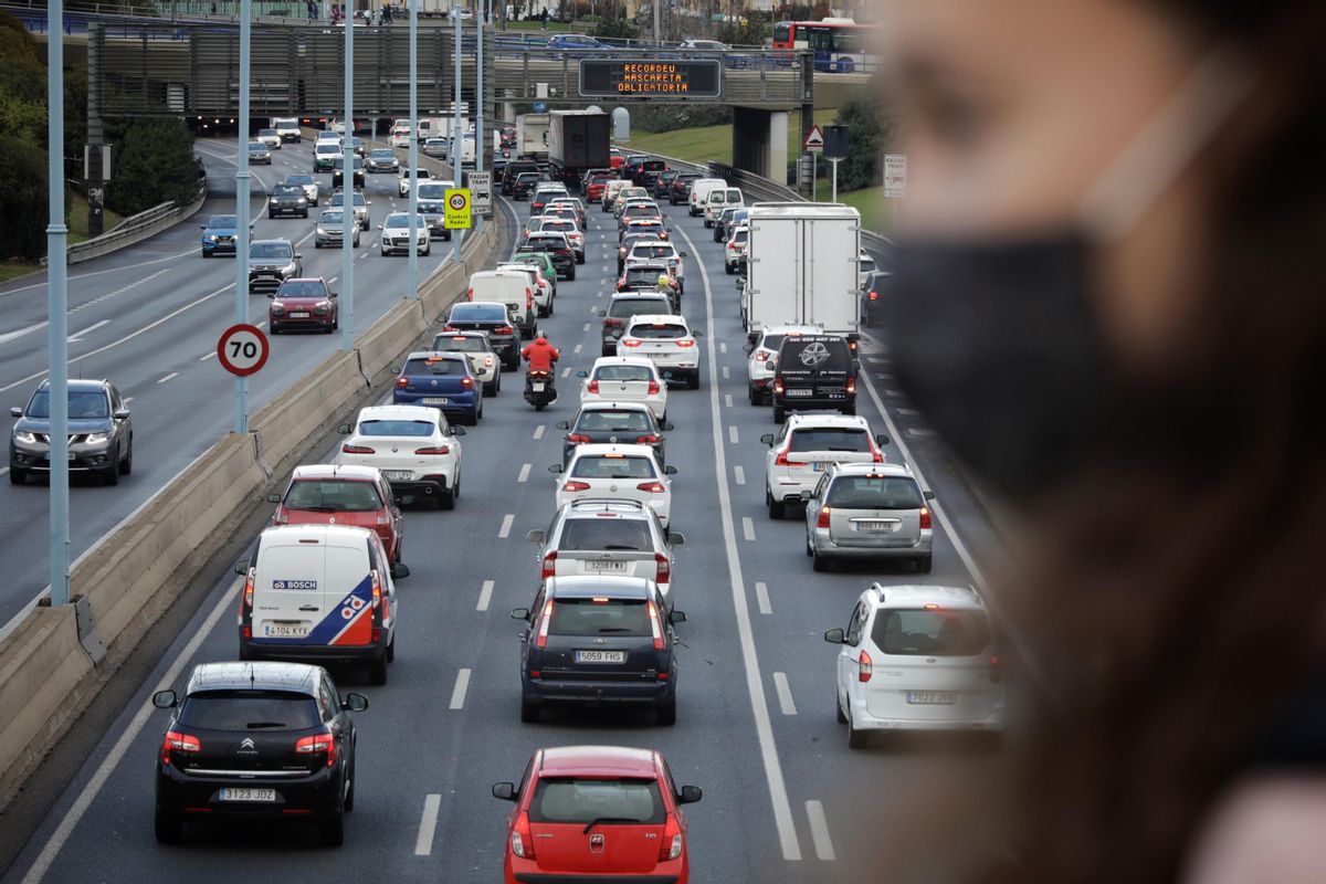 Milers d’urbanites fugen el primer cap de setmana sense restriccions Milers d’urbanites fugen el primer cap de setmana sense restriccions