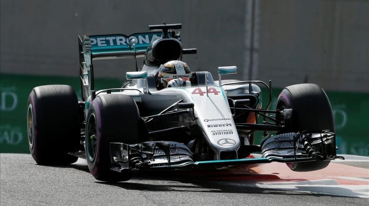 Lewis Hamilton, líder por poco en los entrenamientos libres de Abu Dabi. Lewis Hamilton, líder por poco en los entrenamientos libres de Abu Dabi.