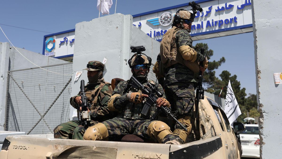 Las fuerzas especiales de los talibanes acceden al aeropuerto internacional de Kabul Las fuerzas especiales de los talibanes acceden al aeropuerto internacional de Kabul