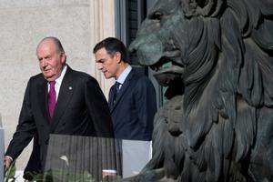 Pedro Sánchez y Juan Carlos, el 6 de diciembre de 2018, salen del acto del Congreso en el que se celebró el 40º aniversario de la Constitución. 