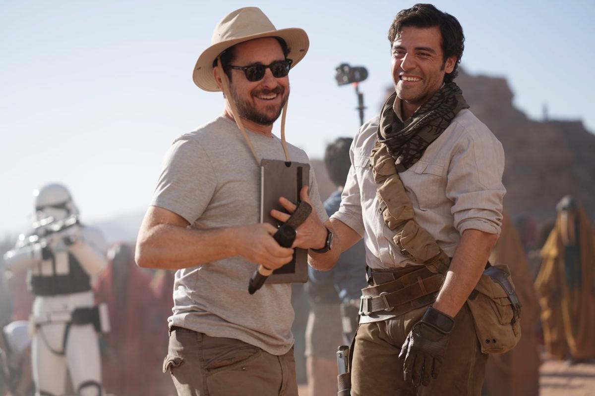 J. J. Abrams (izquierda) y Oscar Isaac, durante el rodaje.