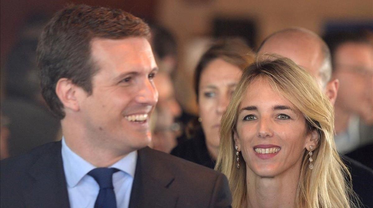Pablo Casado y la candidata por Barcelona, Cayetana Álvarez de Toledo, en el acto de presentación del programa electoral en la ciudad condal. Pablo Casado y la candidata por Barcelona, Cayetana Álvarez de Toledo, en el acto de presentación del programa electoral en la ciudad condal.