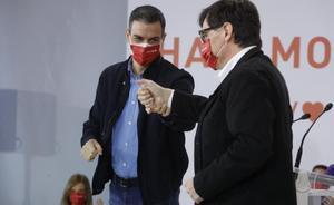 Pedro Sánchez y Salvado Illa, en un acto de campaña del PSC para el 14-F.