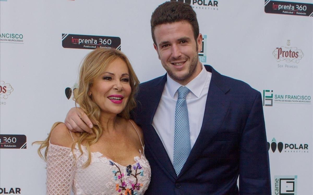 Ana Obregrón y su hijo Áless, en el 2016. Ana Obregrón y su hijo Áless, en el 2016.