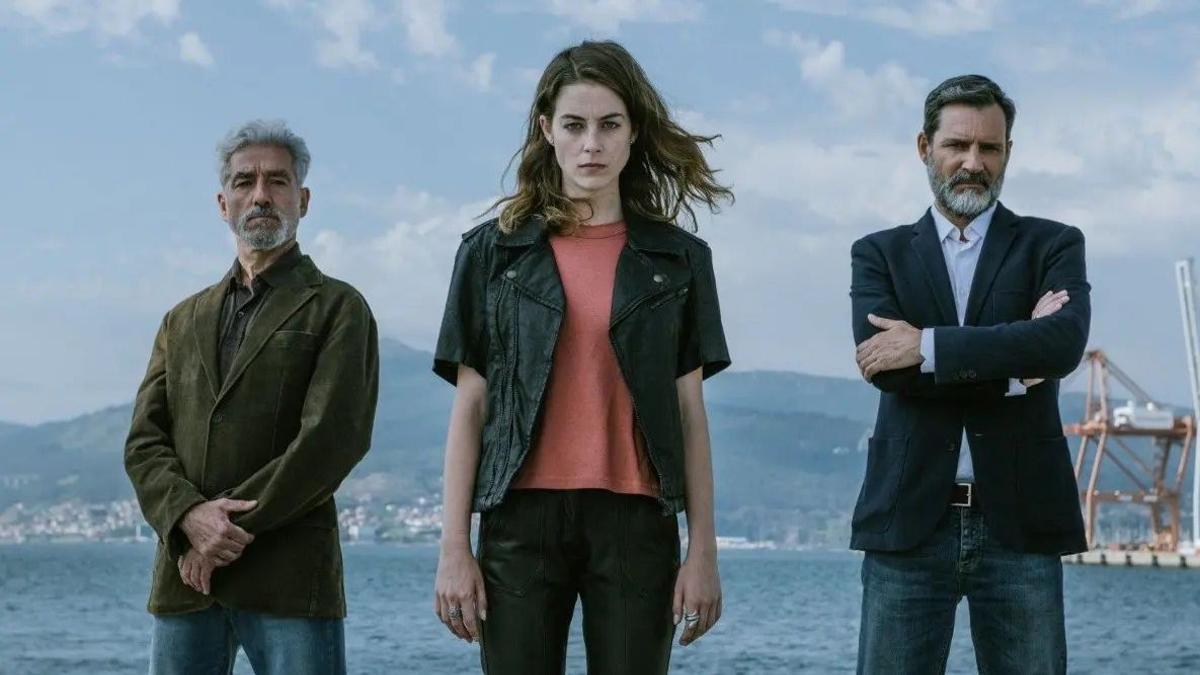 Sergio Pazos,  Victória Guerra y Monti Castiñeiras, el trío protagonista de ‘Auga seca’, el primer producto rodado en gallego del catálogo de HBO . 