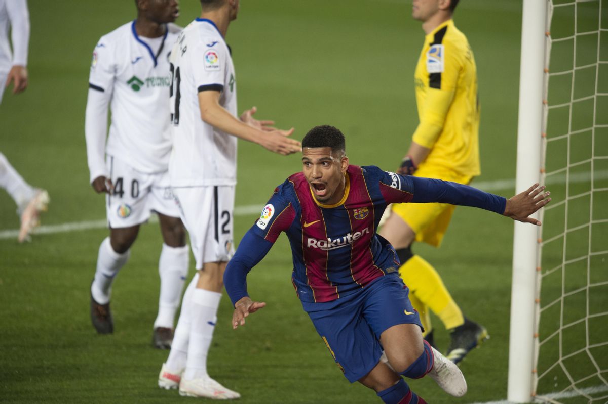 Araujo celebra el cuarto gol del Barça ante el Getafe. Araujo celebra el cuarto gol del Barça ante el Getafe.
