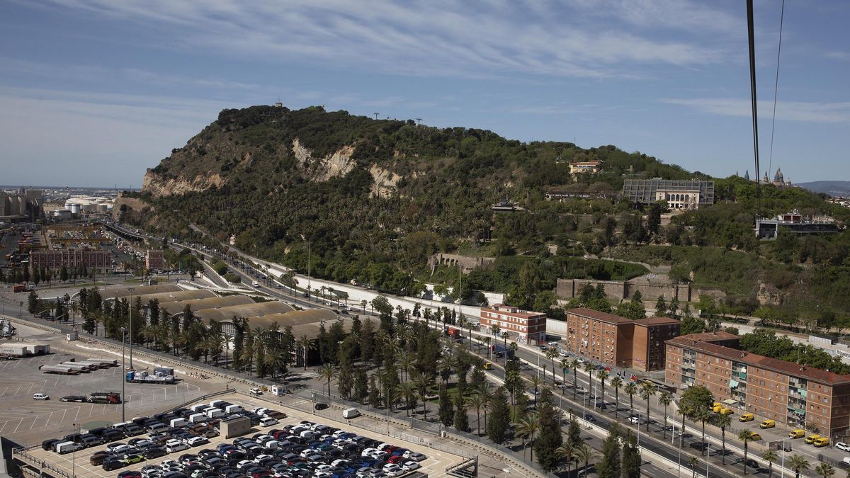 El Morrot de Montjuïc, una barrera infranqueable a pie que separa Paral·lel de los barrios de la Marina El Morrot de Montjuïc, una barrera infranqueable a pie que separa Paral·lel de los barrios de la Marina