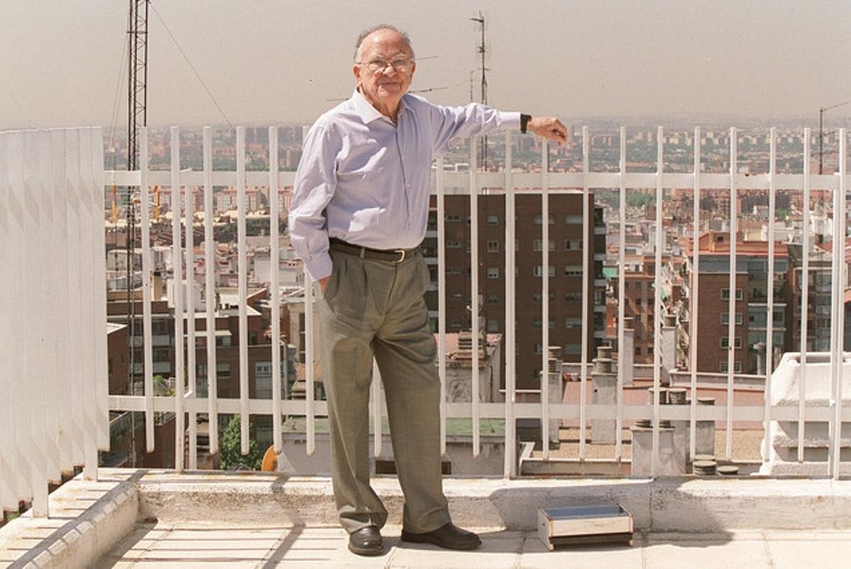 Imatge de l’entrevista a Santiago Carrillo l’any 2002. Imatge de l’entrevista a Santiago Carrillo l’any 2002.