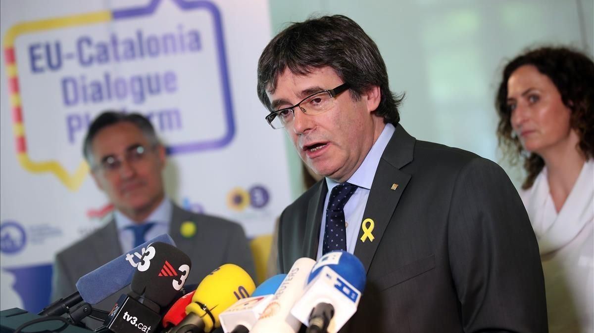 Carles Puigdemont durante la declaración de prensa, esta mañana, en Berlín. Carles Puigdemont durante la declaración de prensa, esta mañana, en Berlín.