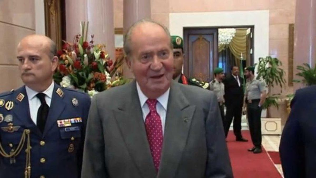 De hombre de confianza del rey a autónomo de “servicios personales” De hombre de confianza del rey a autónomo de “servicios personales”