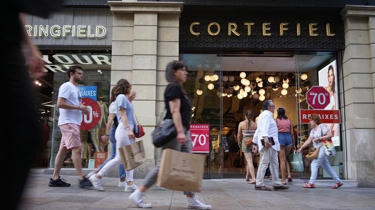 L'economia creix aquest any el 2%, segons el Banc d'Espanya L'economia creix aquest any el 2%, segons el Banc d'Espanya
