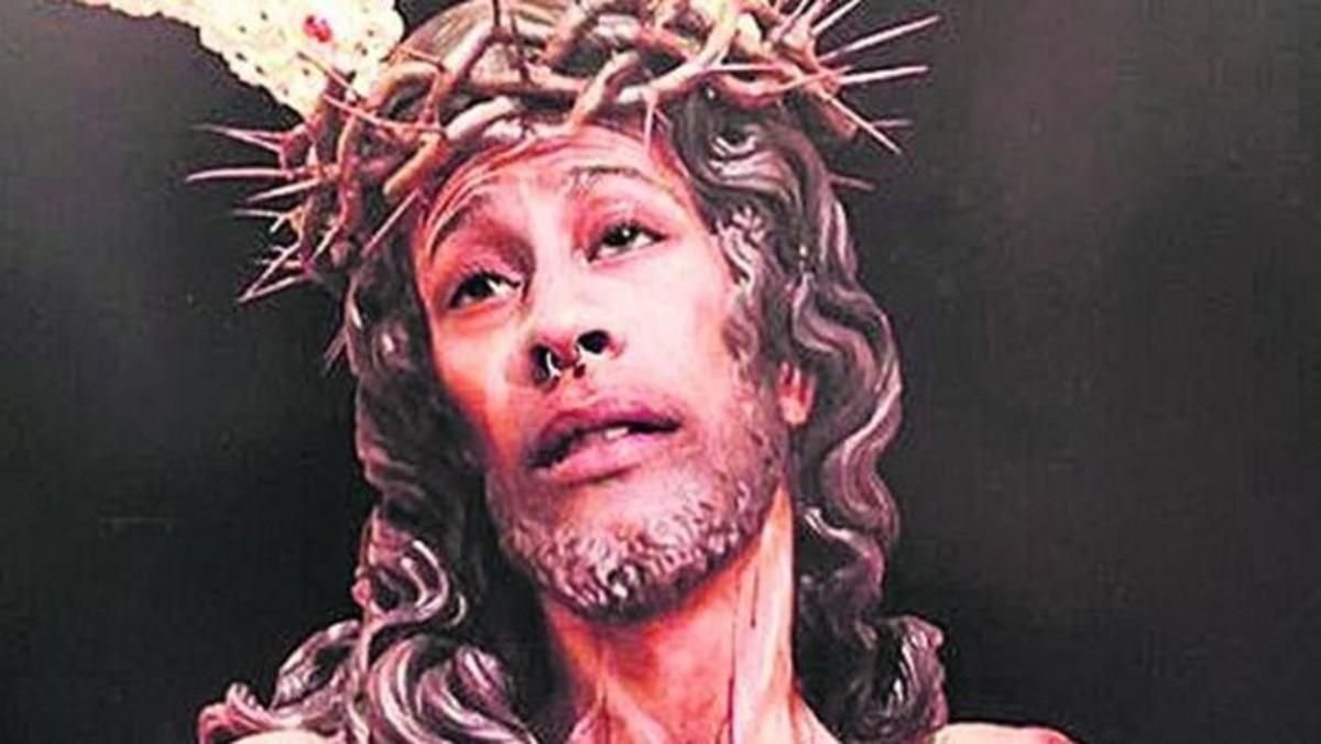 Condenado a 480 euros por difundir un fotomontaje de su cara y el cristo de una hermandad Condenado a 480 euros por difundir un fotomontaje de su cara y el cristo de una hermandad