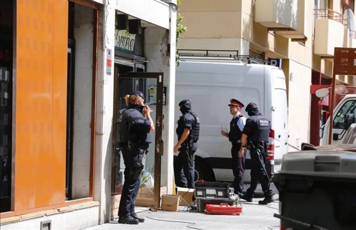 Desalojo del local okupado de Gràcia que pagó Trias para evitar disturbios