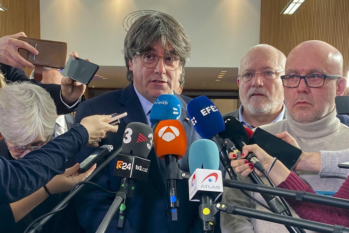 Carles Puigdemont, junto a su abogado Gonzalo Boye y el ’exconseller’ Lluís Puig