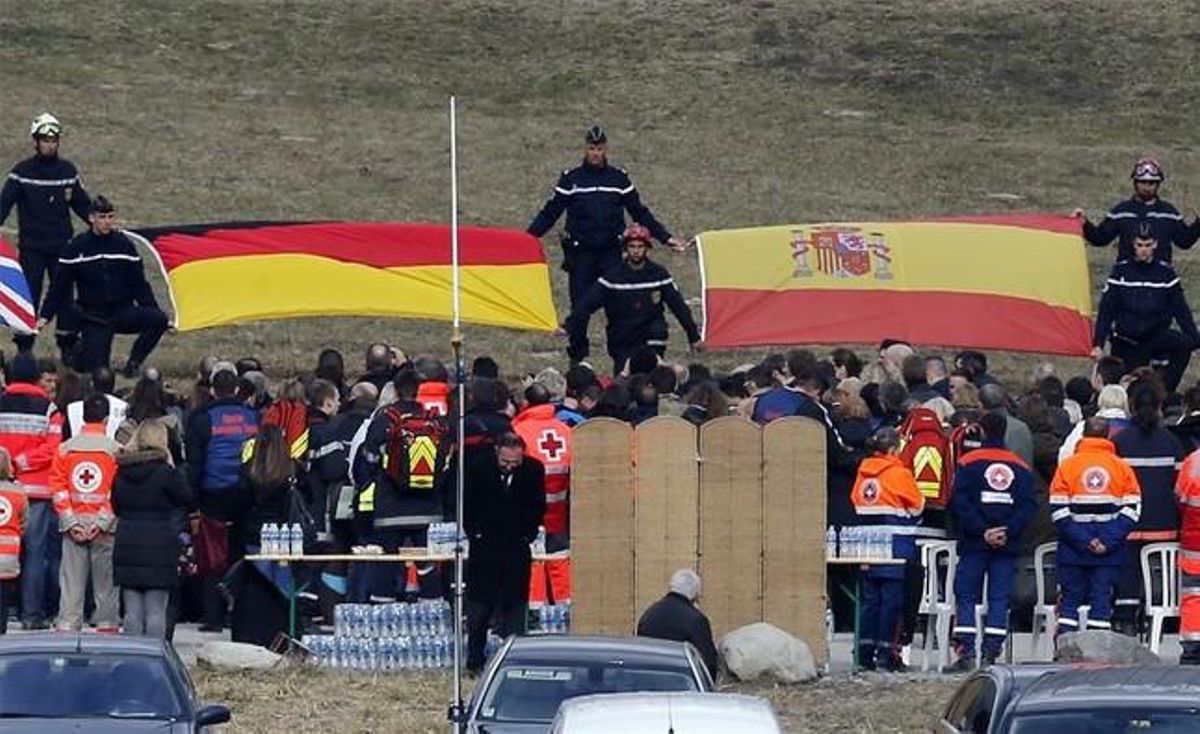 Imagen del acto íntimo en Le Vernet con las banderas de España y Alemania. Imagen del acto íntimo en Le Vernet con las banderas de España y Alemania.